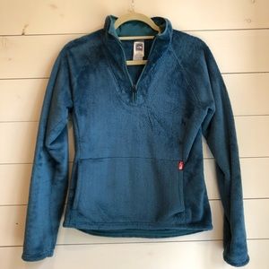 North Face Women’s Quarter Zip Pullover